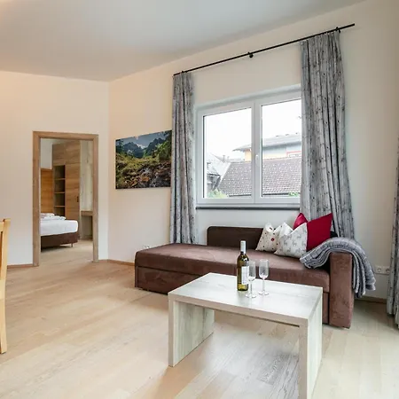 Apartment Apart33 1-18 *