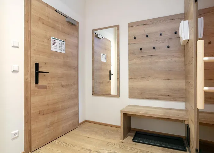 Apart33 1-18 Apartment *