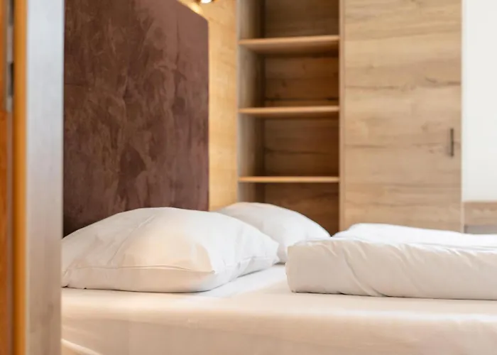 Apart33 1-18 Apartment *